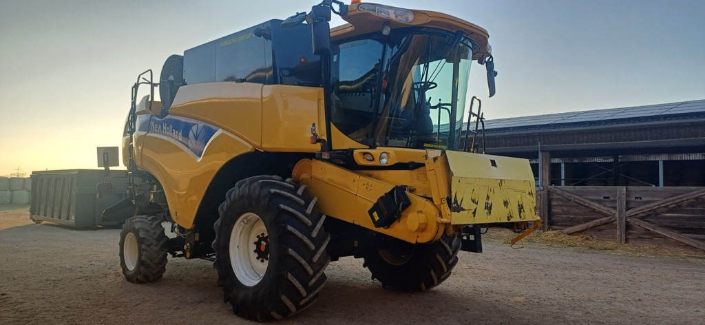 New Holland CX 8070