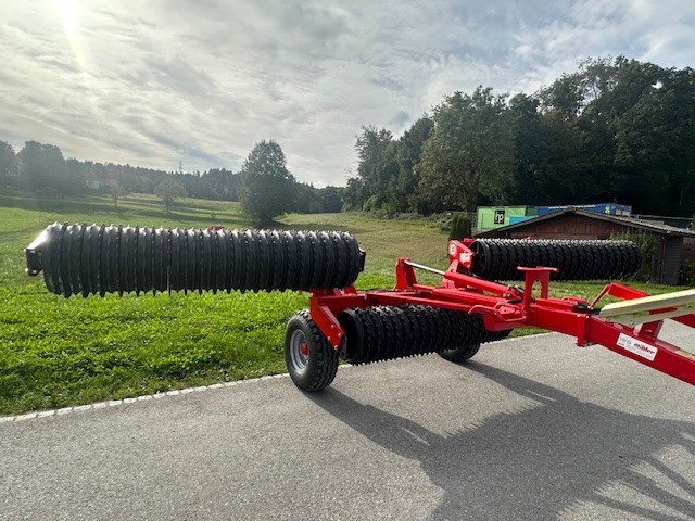 23c49953-98d8-4f87-ad50-6c2803abec9b-35716 HE-VA Walze-Nachläufer Tip-Roller 6300 (5).jpg