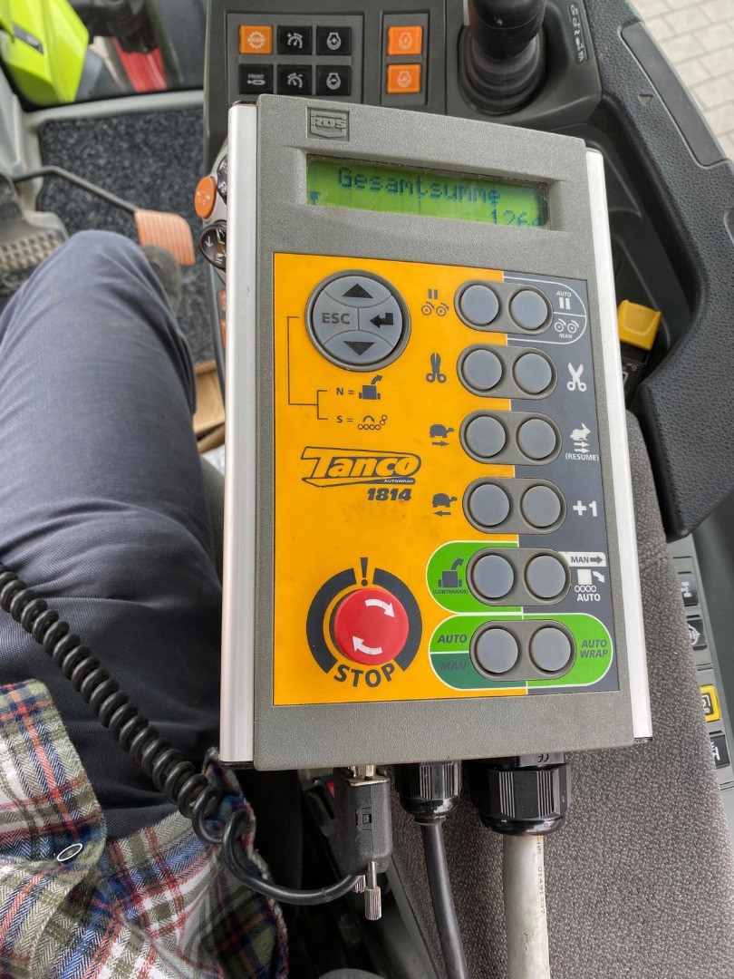 3483464e-e6d9-4c47-acb9-f462c5bda814-Foto von Adrian Lüscher (11).jpg