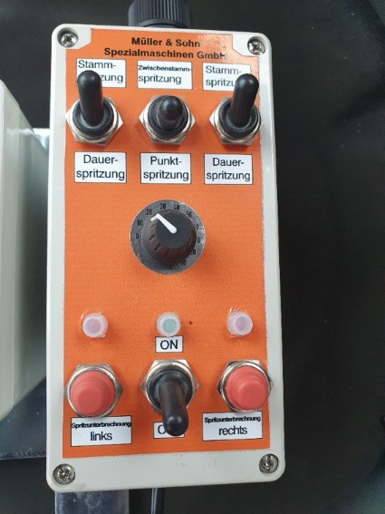 9008e2bd-c215-4cd2-8cef-890dc4420f78-Bild Bedienung Punktspritze.jpg