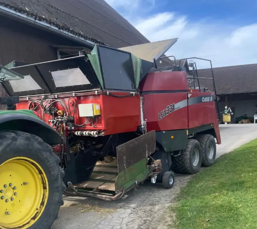 Quaderballenpresse Case LBX 331