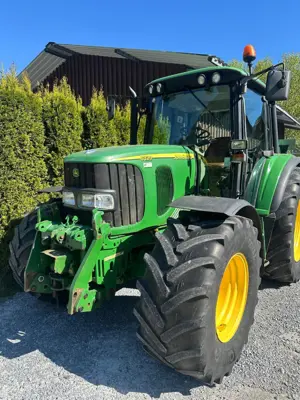 John Deere 6320