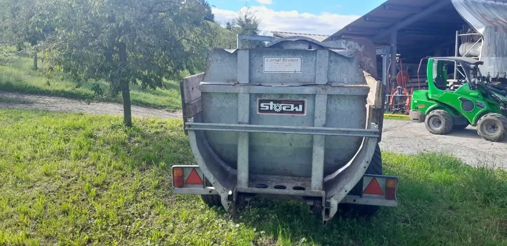 c32931b9-8e7b-4b2d-804e-453ec236c432-