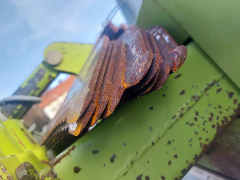 a6fb3472-2e34-42ff-9aec-ee236eebbb0e-Claas 300 Jeannerat  (3).jpg