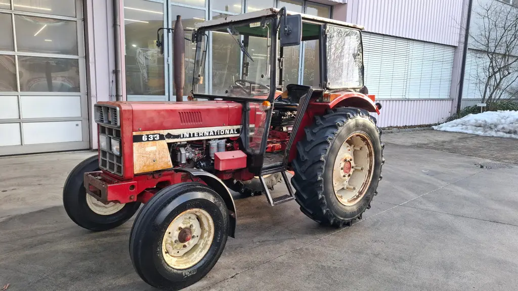 Traktor CASE IH 633