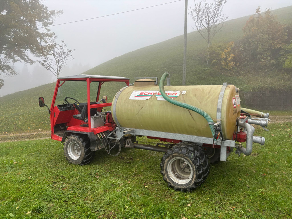 9173bf82-83e4-40a8-9fb3-aa2247971901-WhatsApp Image 2025-10-21 at 15.59.22 (1).jpg