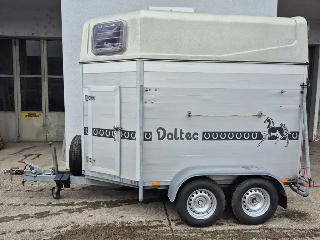 Pferdeanhänger Daltec Cargo 2