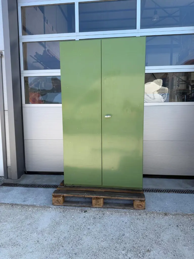 09a1a1fb-177f-4d2d-a43c-75464f183ecb-14_Metallschrank_Kleinteillager_01.jpg