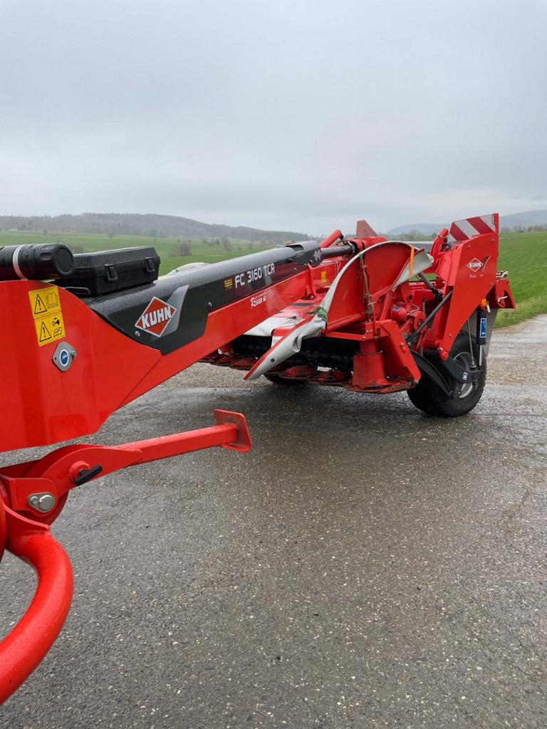 f230c0ff-633b-4156-9c6e-dcc09cd35911-Kuhn Stierli (14).jpg