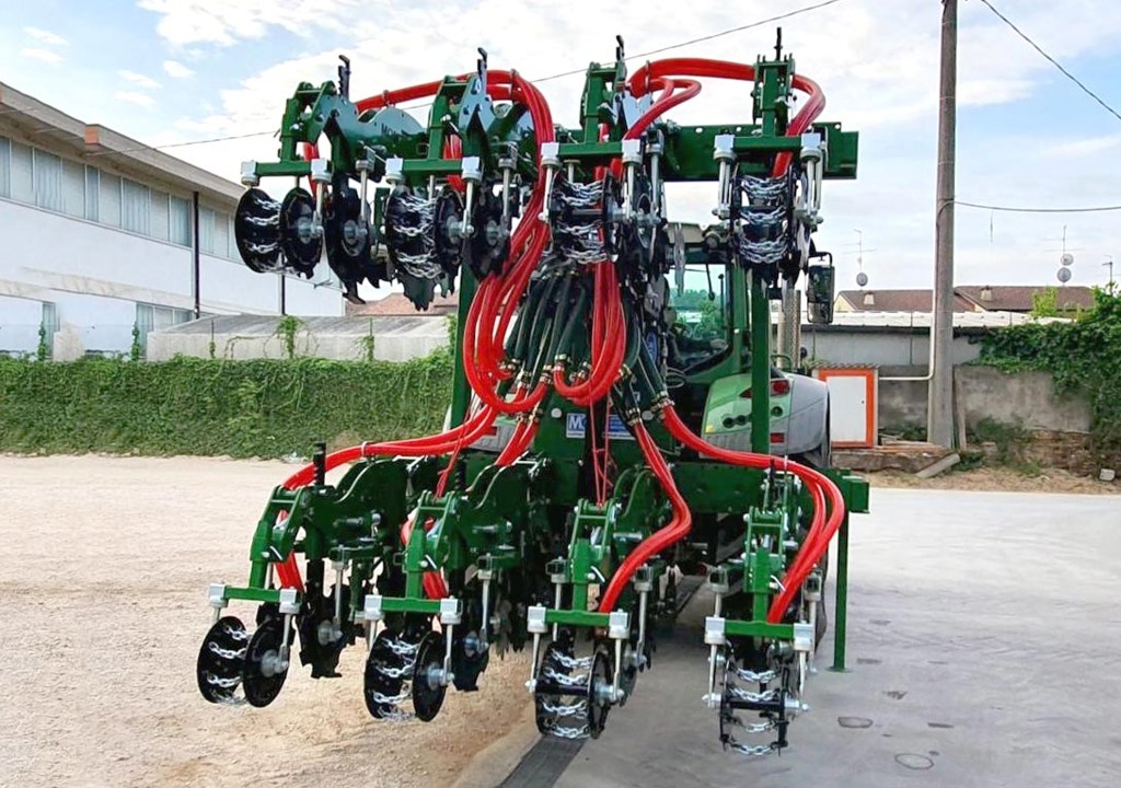 b299a379-0d09-4a40-bd78-cb09166fb0af-Stripp hawk easy.png