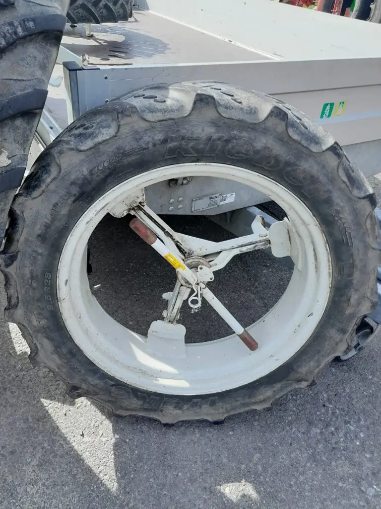 Doppelrad 250/85R28 (9.5R28) auf 24 Zoll