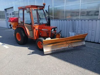 Kubota B9200 HST mit Winterausrüstung / 1990 / M009304