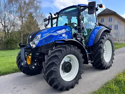 NEW HOLLAND Allroundtraktor mit Druckluftbremse