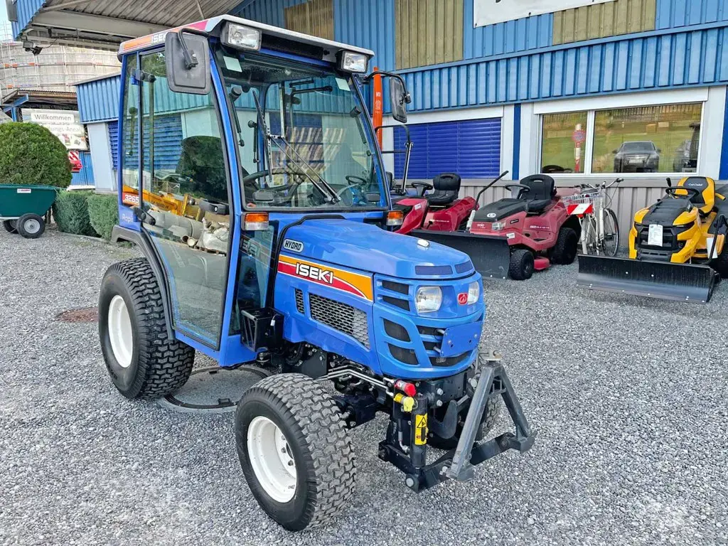 9168eb55-b71d-44fb-845e-8e955517538a-36772-Iseki-Traktor-TM-3265-H-(2).jpg