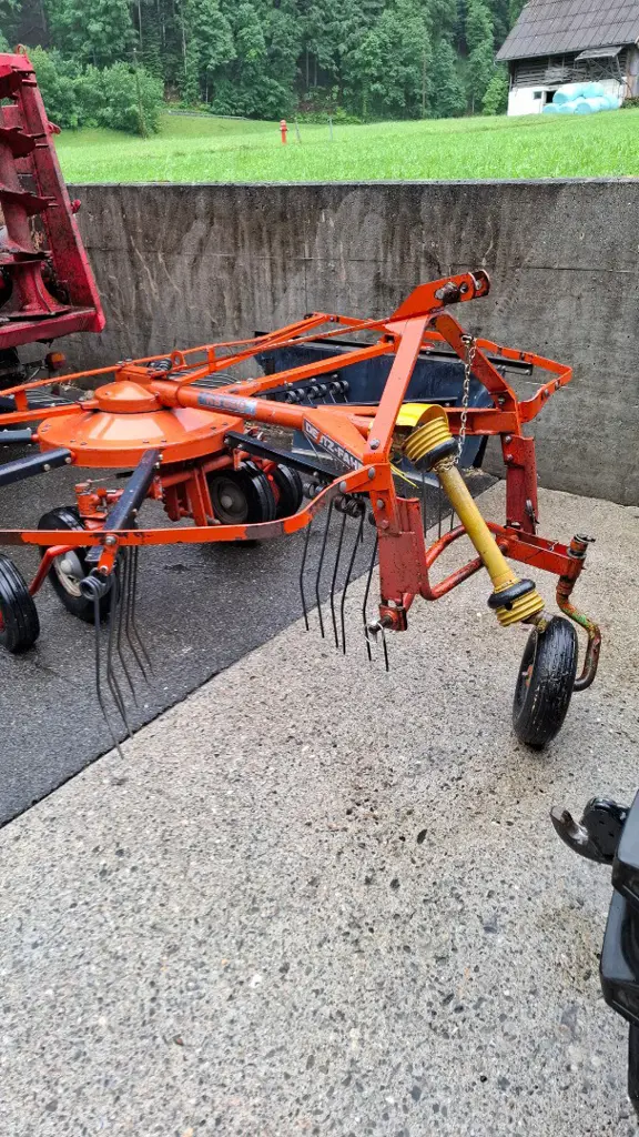 DEUTZ-FAHR Schwader KS83D