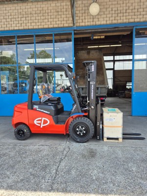 Gabelstapler EP EFL 353 LI-ION - SWISS EDITION