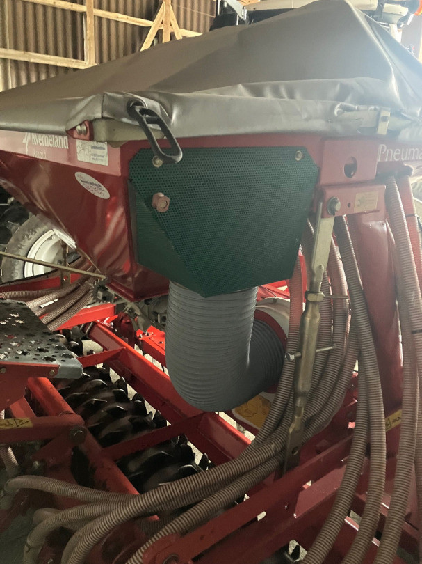 127f41b5-dd64-4278-90df-58644401f1c5-Häusler Sämaschine 5.jpg