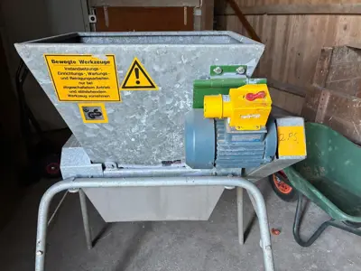 Rübenbröckler Futterrübenbröckler Zubmbült 400 Volt Motor