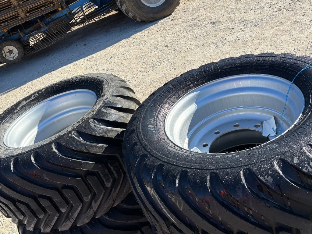 d500e3f3-b0de-4ded-a5fa-b86757f4d77d-Roue complète Alliance 550-45-25.jpg