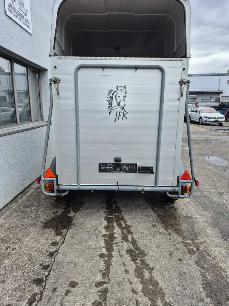 507707c2-26a4-48aa-b021-03c0094f4fbd-Pferdeanhänger Pferdetransporter Daltec Carco 2 LMB Maschinen GmbH 5.jpg