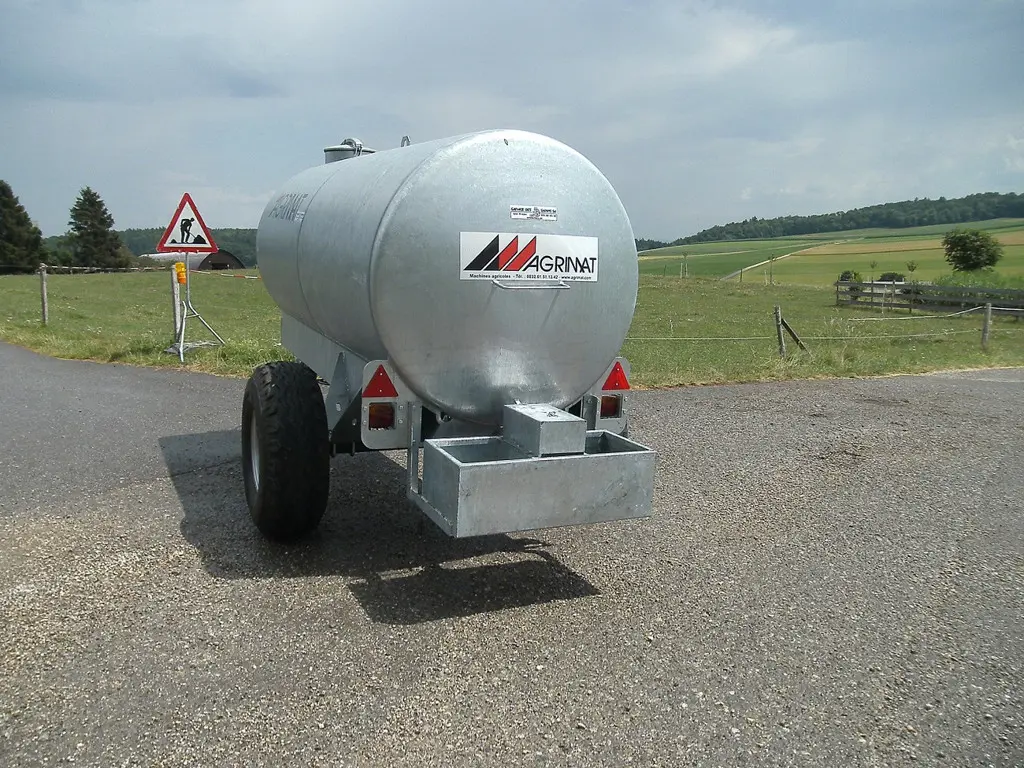 9c32c824-b416-4f42-8679-7022378336f2-Agrimat tonne à eau 4100 (20).jpg