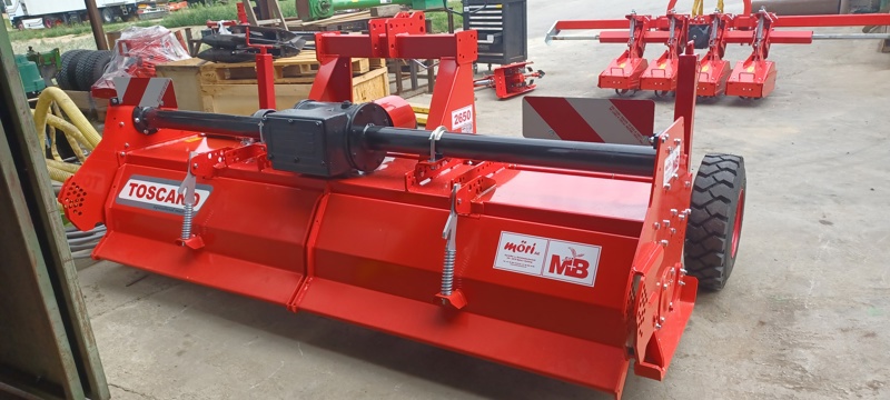 c0738334-8249-4986-aff4-d37ef67c33b6-Toscano Schälfräse mit Räder.jpg