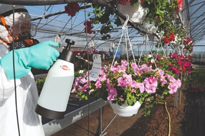 Kleine Spritzgeräte / Petites pompes à traiter