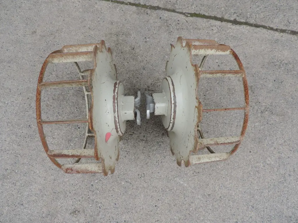 96756a69-855c-45fc-a97e-797218107997-33987 Aebi Räder Gitterrad 5.00-10 (2).jpg