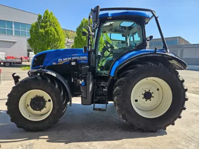 Traktor New Holland T7.210 AC