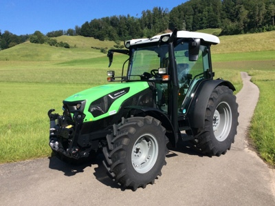 Traktor DEUTZ-FAHR 5105D GS  Neuer Tank