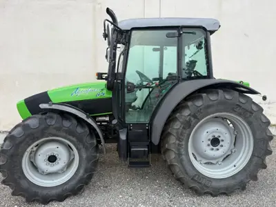Traktor DEUTZ - FAHR AGROFARM 85