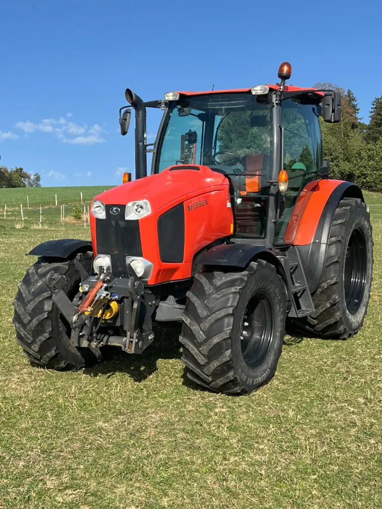 Kubota M 135 GX mit Druckluftbremsen