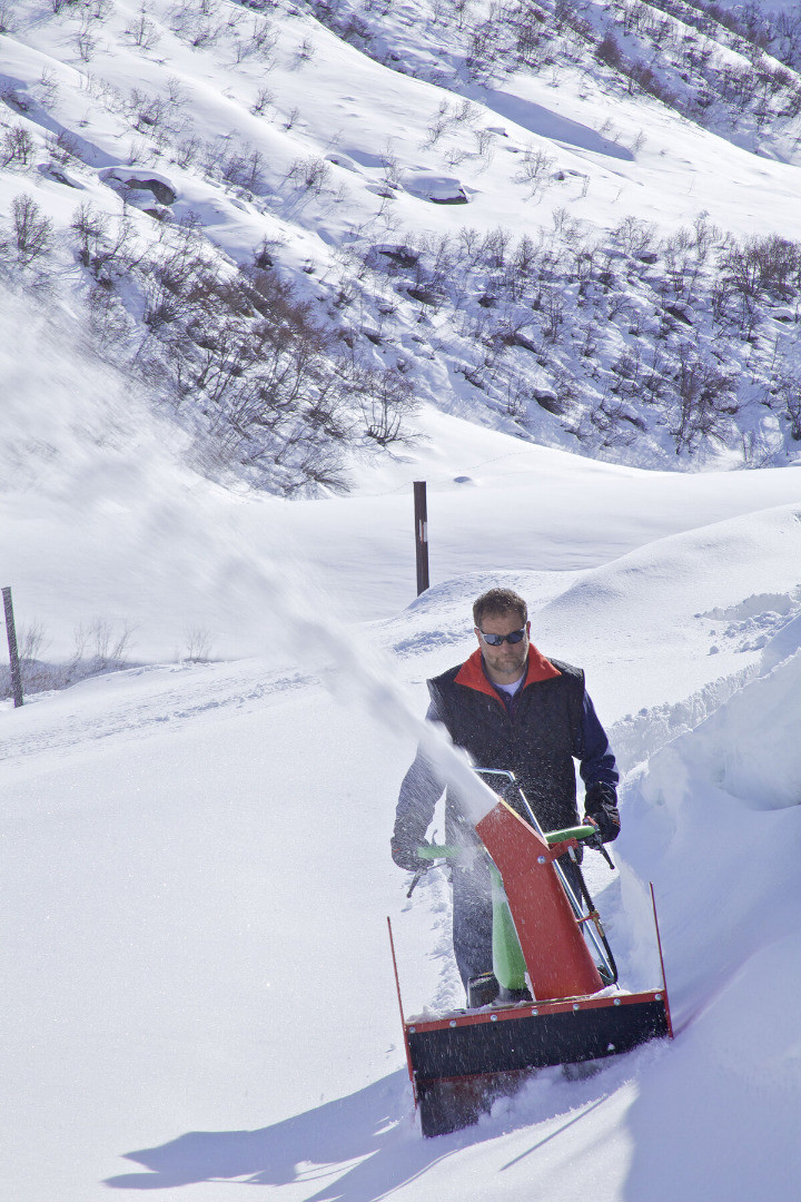 ca935841-7faf-4583-a6dd-dd343252d08f-Rapid MONDO mit Schneefräse.jpg