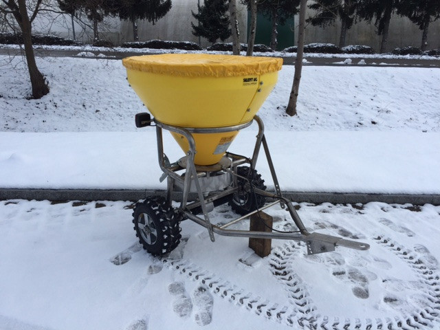 Winterstreuer SW 200