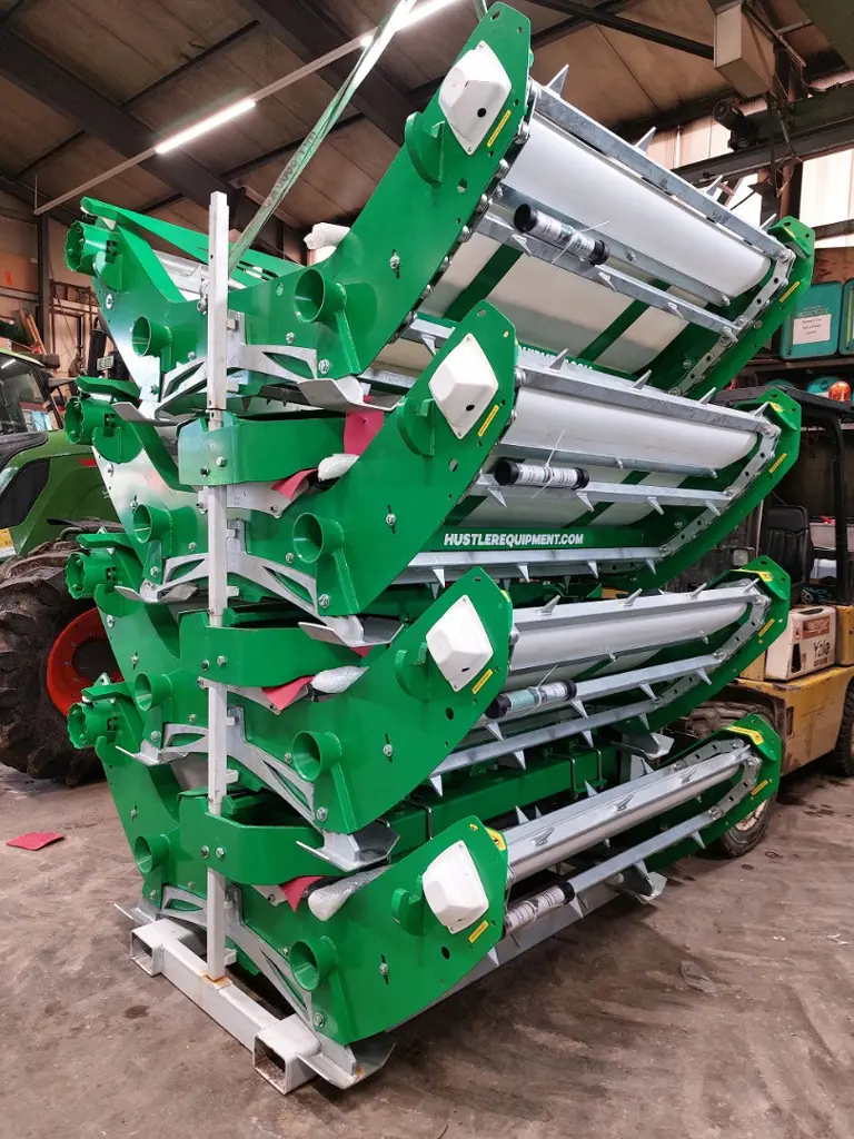 6a73eb04-d3a6-4f47-b7b4-cb44b6097089-Hustler Unrolla LX104  (10).jpg