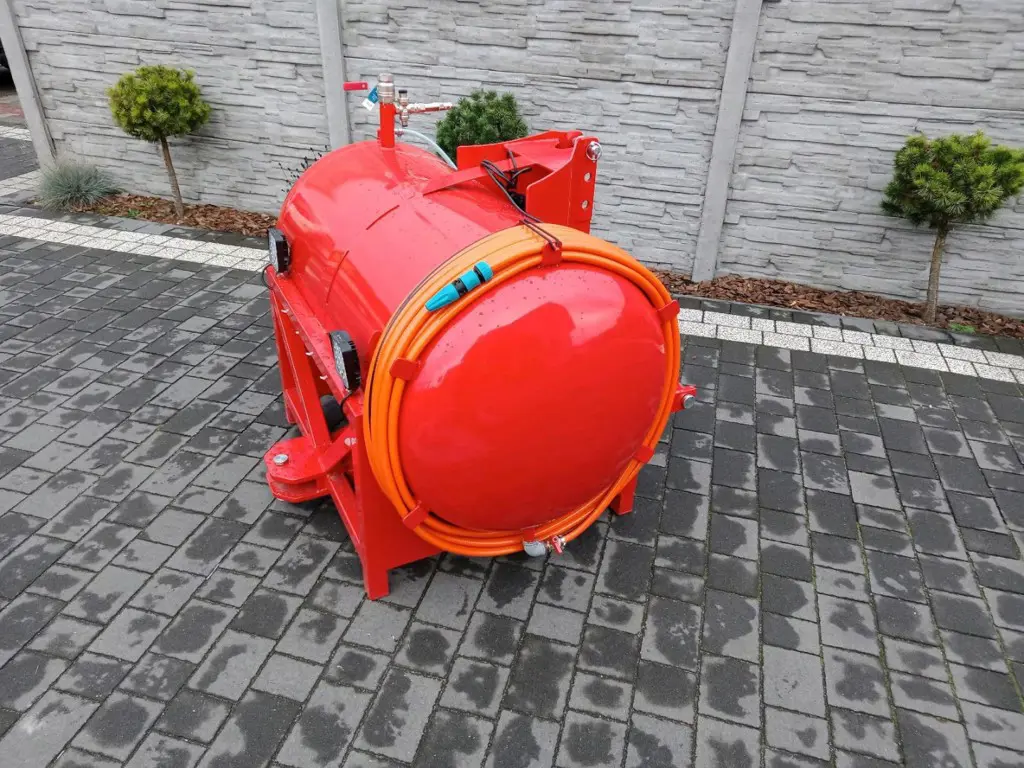 f9019712-5a3e-435a-9960-2aa7b27eab43-5 conv.jpg