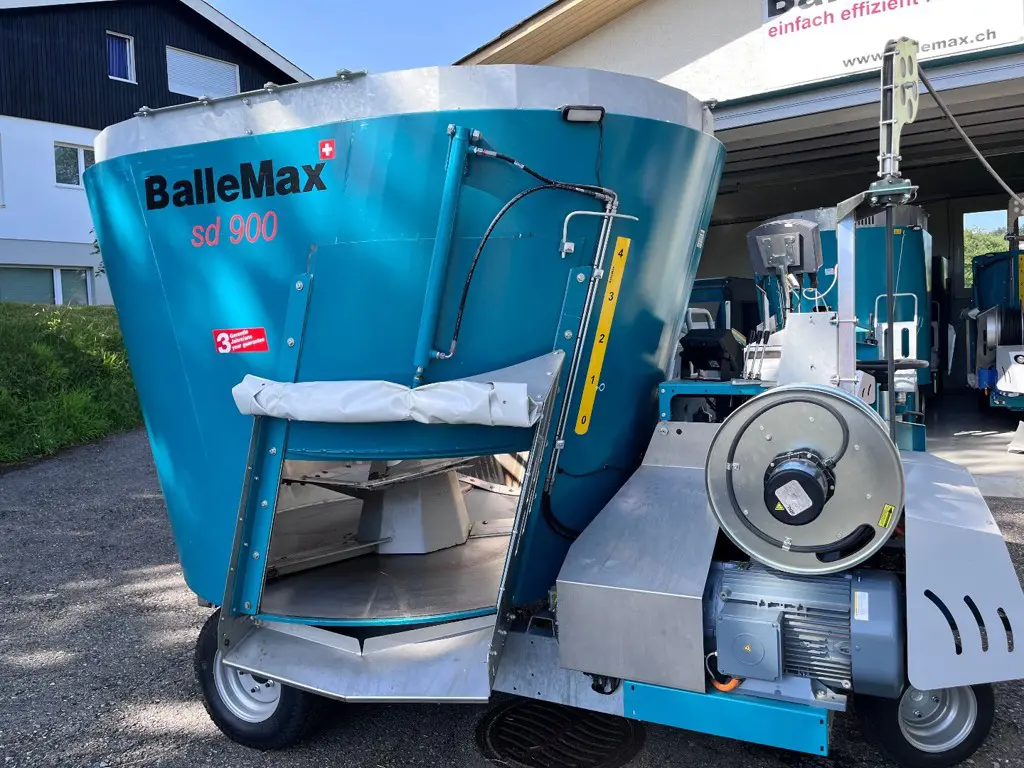 Elektro-Futtermischwagen 22kw / BalleMax 8-10m3 Vorführmaschine