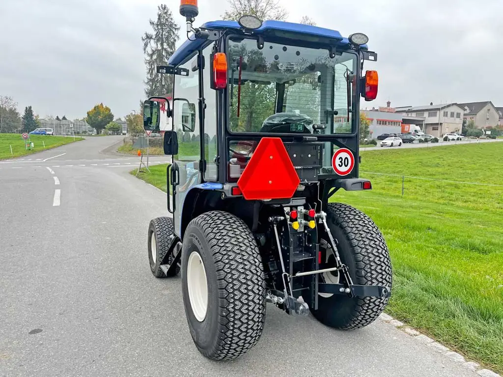 61a3efa2-5f6d-4989-b859-217d1c227d69-35561-Iseki-Rasentraktor-TH-5420-Hydro-(3).jpg