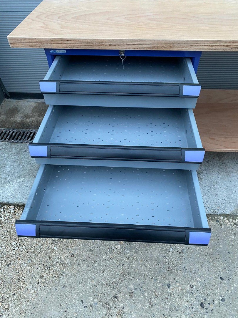 c16ef846-ef20-4bf7-8fbc-d817f0f26ab6-300_Thurmetall_Werkbank_08.jpg