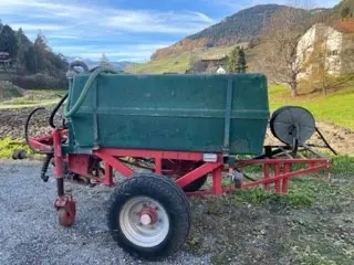 Schwemmanlage mit Frontwaschbalken zu Traktor