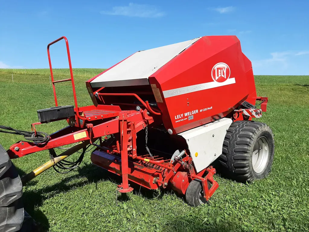 Rundballenpresse Lely Welger RP 235 Profi