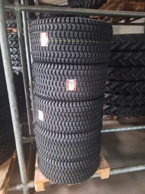 Div. Reifen Bridgestone PD1 und M40B