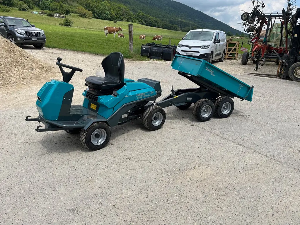Tracteur à gazon Remarc avec remorque