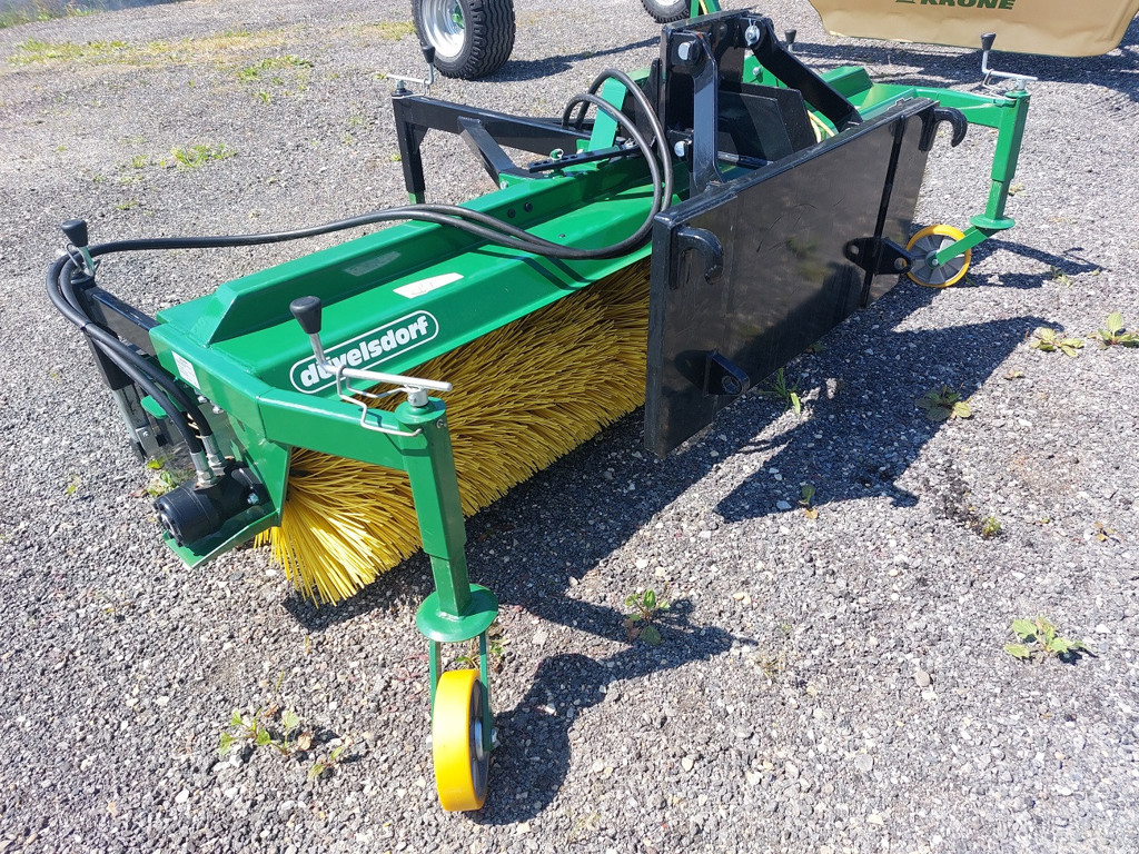 49ed4c61-e9fa-4861-868c-9d0a02bdd1cb-Düvelsdorf Balayeuse DKE 2.25  (1).jpg