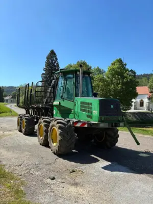 Porteur forestier / Forwarder John Deere 1110D Eco III
