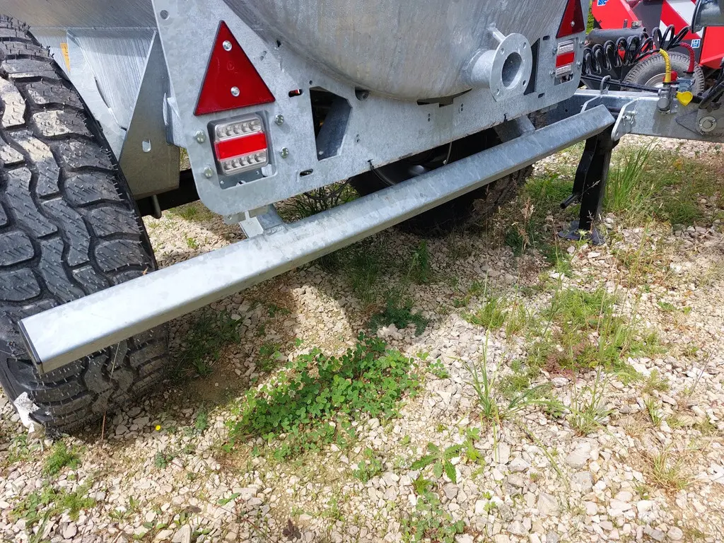 d1a1f442-b2ea-4c46-bafd-857ceb3cf2f5-Agrimat tonneau 3100 air (4).jpg