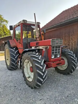 Traktor IH 1056 XL