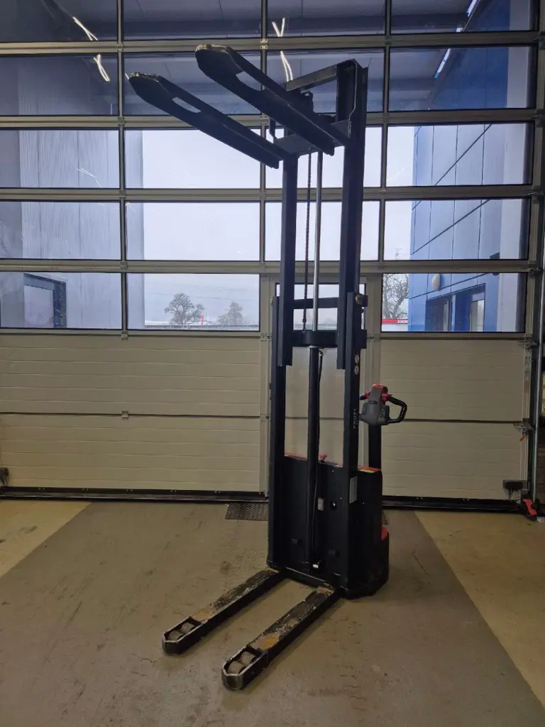 b89438a4-ce18-4426-86ee-c5b8f472c4b8-profi-10v270 (4).jpg