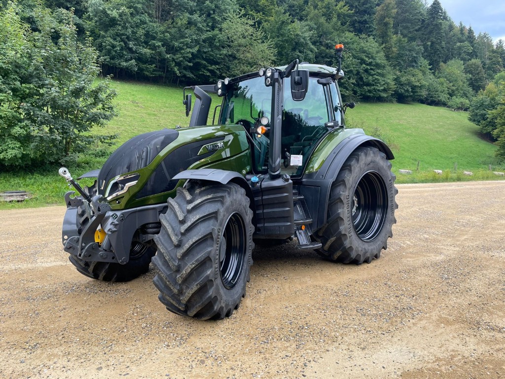 Valtra T175Versu mit Rückfahreinrichtung