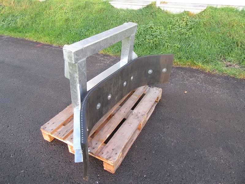 Fuchs Schmutzschieber Schneeschild 1.60m, Fuchs Aufnahme